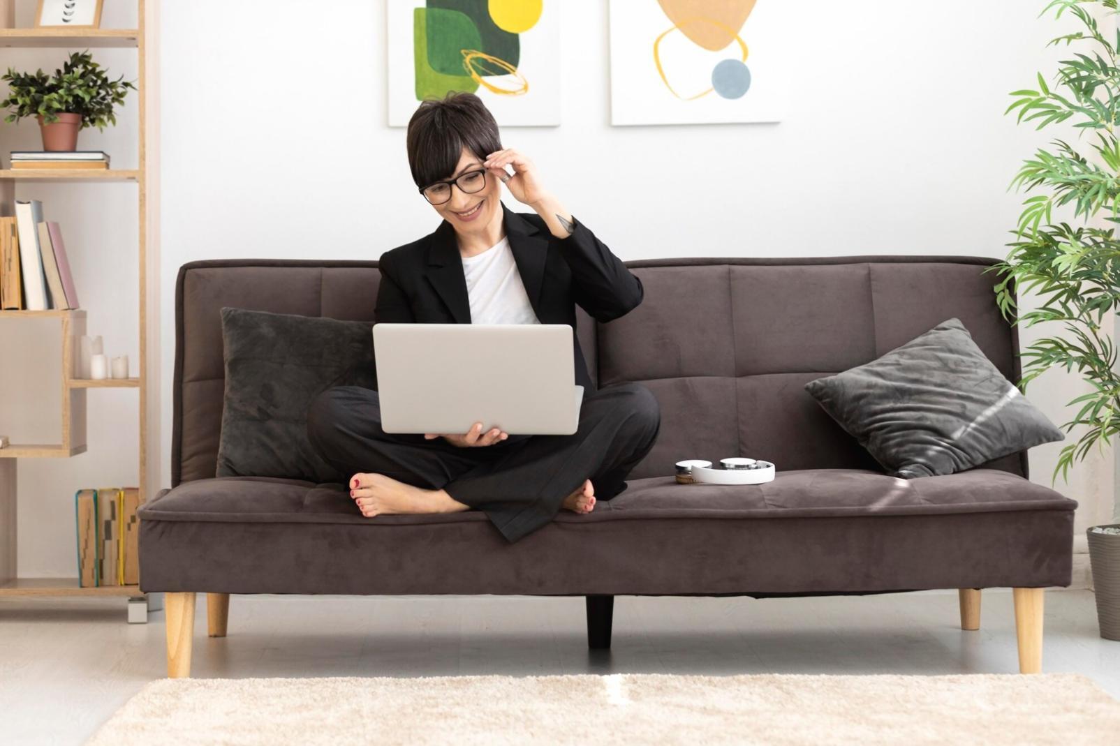 Documents et outils de gestion budgétaire sur un bureau